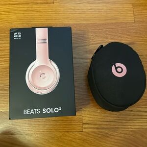 Beats Solo 3 rose gold with box